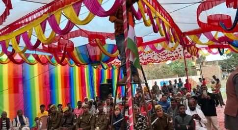 अपर पुलिस अधीक्षक ग्रामीण की अध्यक्षता में थाना मोतीपुर पुलिस व एसएसबी टीम के साथ नेपाल सीमा से सटे ग्राम बलई गांव में जनसंवाद एवं फुट पेट्रोलिंग