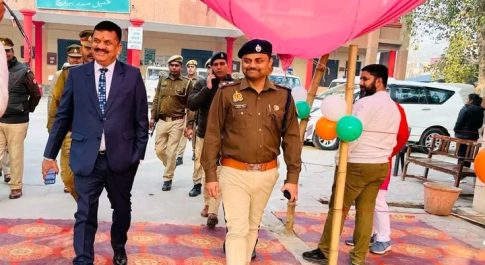 जनपद में विधान परिषद खंड स्नातक चुनाव को शांन्ति एवं सकुशल संपन्न कराने के लिए जिलाधिकारी व पुलिस अधीक्षक ने किया मतदान केन्द्रों का भ्रमण
