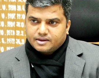 जौनपुर जिलाधिकारी मनीष कुमार वर्मा ने नये साल की पूर्व संध्या पर सभी जनपद वासियों को हार्दिक बधाई‌ एवं सुभकामनाऐ दी