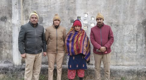 दो करोड़ रूपये की चरस के साथ एक महिला तस्कर गिरफ्तार
