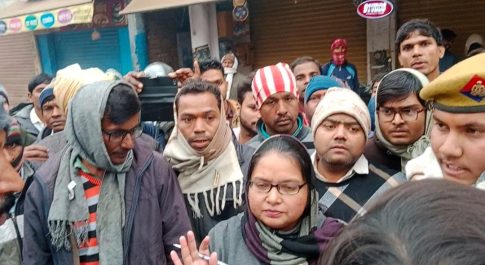 जौनपुर:श्रम आयुक्त के आदेशों की उड़ाई गई धज्जियाँ, नहीं सफल हुई साप्ताहिक बंदी