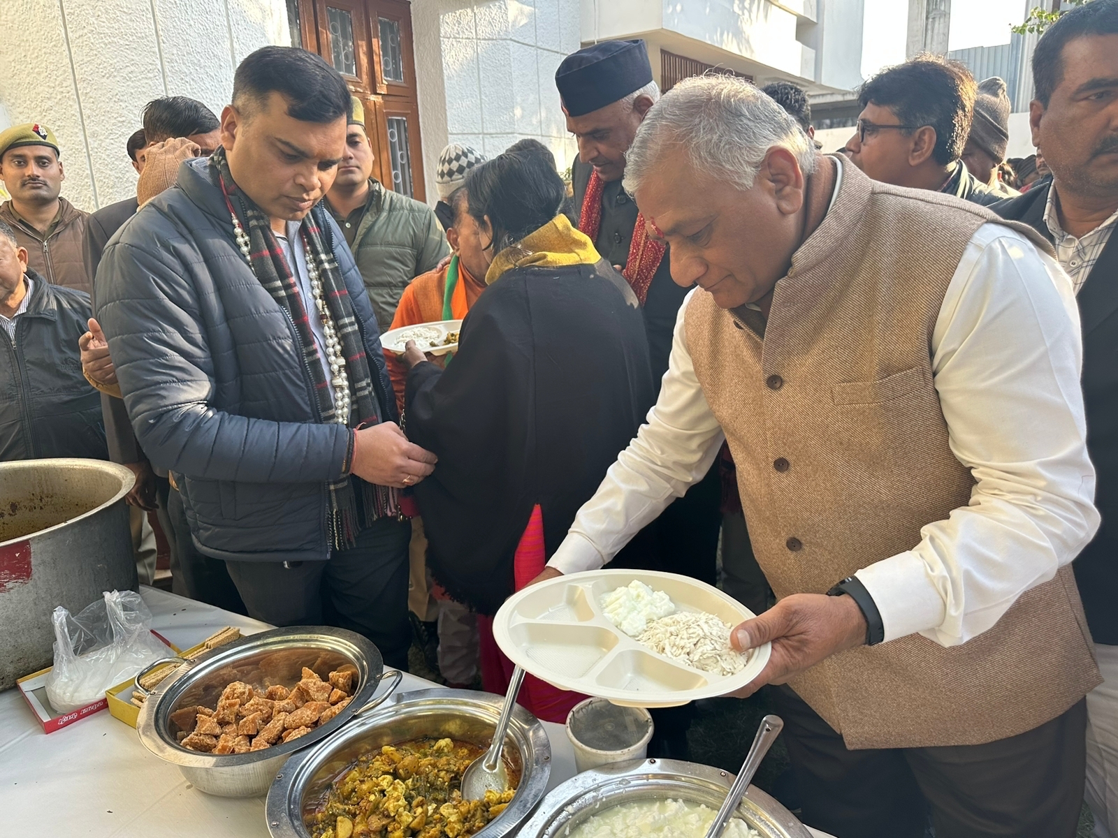 आपसी प्रेम व सद्भाव का प्रतीक है मकर संक्रांति का पर्व – जनरल डॉ. वी.के. सिंह जी