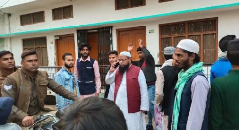 मौलाना सिराज मदनी दिलाएंगे नगरपालिका सफाई कर्मियों को उनका हक़ , सफाई कर्मियों ने प्रदर्शन कर ईओ को सौंपा मांगपत्र