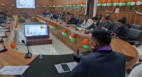 शीतलहर के दृष्टिगत गौआश्रय स्थलों में फुलपू्रफ व्यवस्था करायें बीडीओ: डीएम