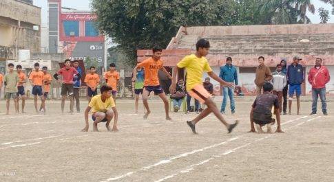 उत्तर प्रदेश स्थापना दिवस के अवसर पर आयोजित हुई खो-खो प्रतियोगिता