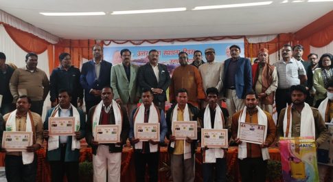सांसद के हाथों सम्मानित हुए 10 चैम्पियन फार्मर्स