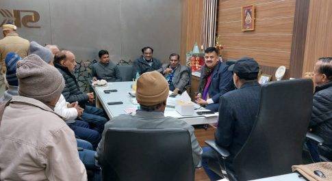 डीएम ने इन्वेस्टर्स निर्यातक शिखर सम्मेलन के सफल आयोजन के सम्बंध में उद्यमियों के साथ की बैठक
