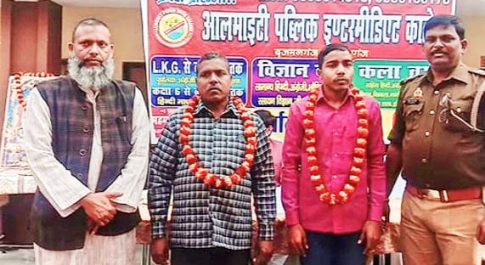 आशीर्वाद समारोह में सम्मानित हुए मेधावी छात्र