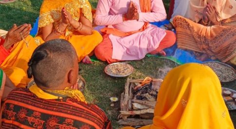 समाजसेवी मनोज अवस्थी द्वारा निकाली गई शिव बारात में हजारों श्रद्धालु हुए शामिल