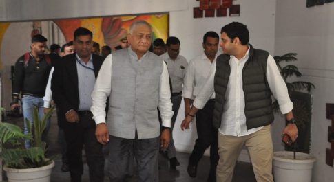 बिजली विभाग से जुड़ी सभी समस्याओं का हो जल्द से जल्द निस्तारण : जनरल डॉ. वीके सिंह