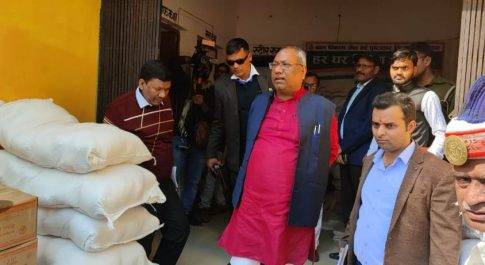 प्रभारी मंत्री ने प्राथमिक विद्यालय फिरोज़पुर का किया निरीक्षण