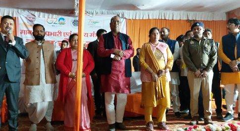 जूनियर हाईस्कूल सुहेलनगर में प्रभारी मंत्री ने लगाई चौपाल