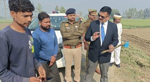 डीएम व एसपी ने गो आश्रय स्थल कसेहरी बुज़ुर्ग का किया निरीक्षण  गत वर्ष 04 अगस्त को अपने हाथों रोपित नैपियर घास का लिया जायज़ा