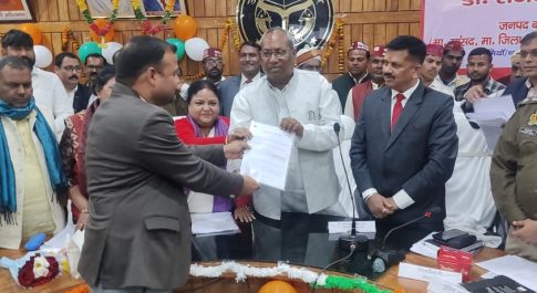 प्रभारी मंत्री ने 14 निवेश प्रस्ताव के लिए 09 निवेशकों को वितरित किये एमओयू प्रमाण पत्र