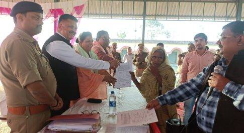 ग्राम भवानीपुर, टेड़िया, बिछिया व ढ़किया के निवासियों को वितरण किया गया पट्टा अभिलेख