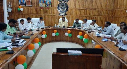 पोषण ट्रैकर एप पर वज़न फीडिंग में प्रदेश के टाप-टेन में स्थान बनाएं: डीएम