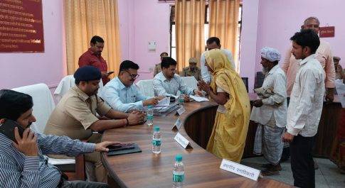 डीएम की अध्यक्षता में तहसील सदर में सम्पन्न हुआ सम्पूर्ण समाधान दिवस