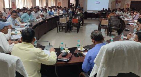 विकास को गति प्रदान करने में सहयोग करें ग्राम पंचायत सचिवः डीएम