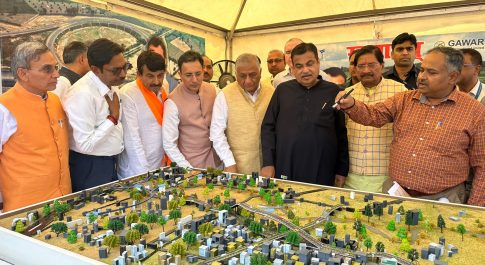 एनएचएआई के दिल्ली-देहरादून हाईवे परियोजना का केन्द्रीय मंत्री नितिन गडकरी व जनरल डॉक्टर वी.के. सिंह ने किया निरीक्षण