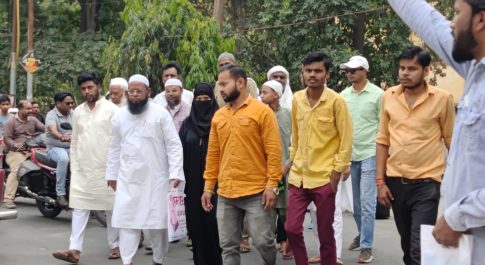 शबनम बेगम पत्नी मौलाना सिराज मदनी ने नगरपालिका अध्यक्ष पद के लिए निर्दलीय नामांकन पत्र दाखिल किया