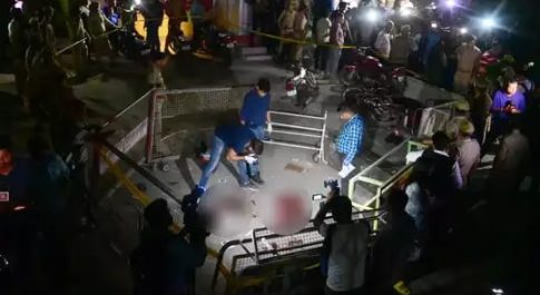 इस अँधेरे को चीरना ही होगा!!