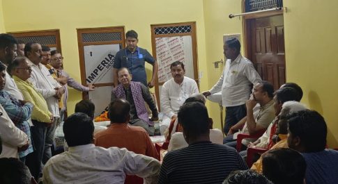 चौक बाजार वार्ड नंबर 8 में पूर्व मंत्री ने की चुनावी जनसभा, भाजपा के पक्ष में वोट डालने की करी अपील