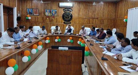 निर्वाचन व्यवस्थाओं की समीक्षा के लिए डीएम की अध्यक्षता में सम्पन्न हुई बैठक