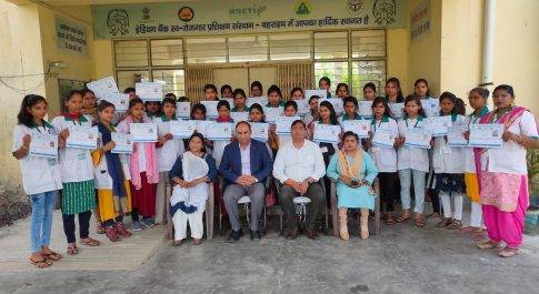 30 दिवसीय ब्यूटी पार्लर प्रशिक्षण कार्यक्रम कर हुआ समापन