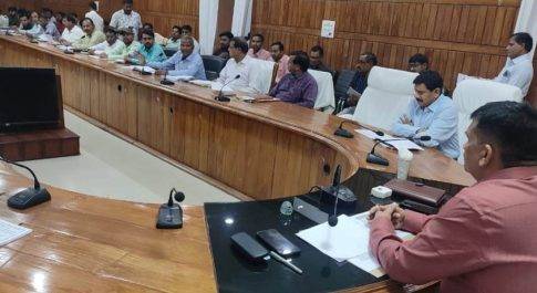 डीएम की अध्यक्षता में सम्पन्न हुई जनपद स्वच्छता समिति की बैठक