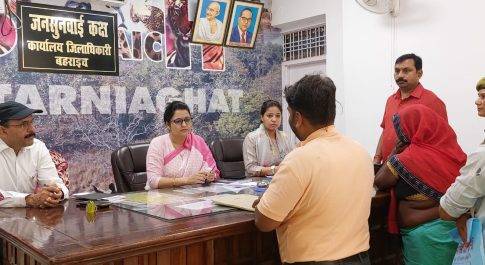 डीएम मोनिका रानी ने जनता दर्शन में की जनसुनवाई