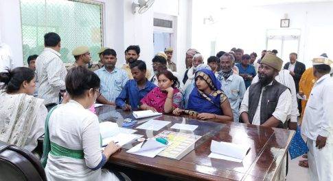 जनता दर्शन में डीएम मोनिका रानी ने की जनसुनवाई समयबद्धता के साथ गुणवत्तायुक्त निस्तारण के दिये निर्देश