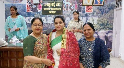 विभिन्न संगठनों के पदाधिकारियों ने डीएम से की शिष्टाचार भेंट