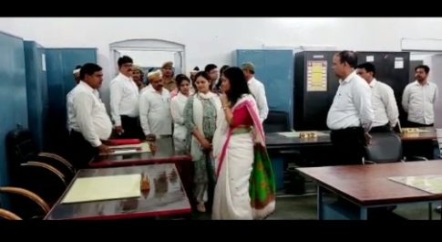 नवागत डीएम ने कलेक्ट्रेट का किया निरीक्षण