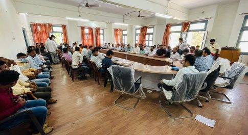 पीएम किसान योजना अन्तर्गत सभी छूटे पात्र किसानों का होगा सर्वे, मिलेगी सम्मान निधि : डीएम