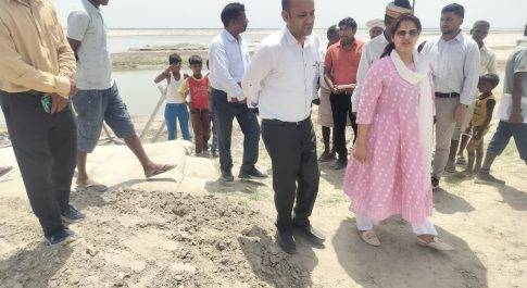 कैसरगंज क्षेत्र में बाढ़ व कटान रोधी कार्यों का सीडीओ ने किया निरीक्षण