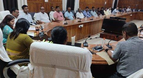 सीमावर्ती क्षेत्रों में उर्वरक की तस्करी पर लगाएं प्रभावी अंकुशः डीएम  थोक उवर्रक विक्रेताओं को उपलब्ध करायी जाय एफपीओ की सूची
