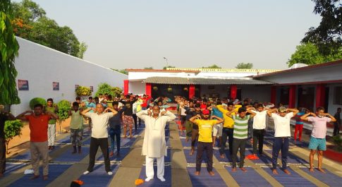 जेल अधीक्षक श्री राजेश यादव एवं कारापाल श्री आनंद कुमार शुक्ला के कुशल मार्गदर्शन में 12 दिवसीय योग शिविर हुआ प्रारंभ