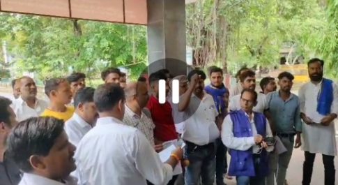 एससी एसटी समाज द्वारा राष्ट्रपति के नाम जिला कलेक्टर, एसडीएम, तहसीलदार को सौपा ज्ञापन