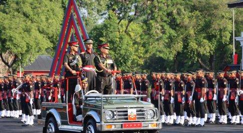 सेना प्रमुख जनरल मनोज पांडे ने भारतीय सैन्य अकादमी, देहरादून में पासिंग आउट परेड का निरीक्षण किया