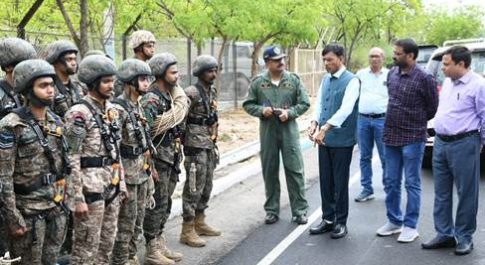 केंद्रीय स्वास्थ्य मंत्री डॉ. मनसुख मांडविया ने कच्छ (गुजरात) में ‘बिपरजॉय’ चक्रवात से निपटने की तैयारी और उपायों की समीक्षा की