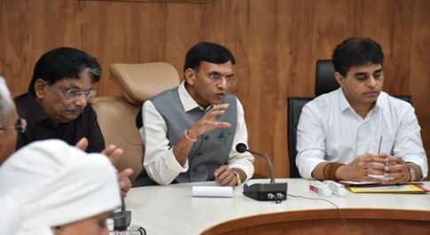 केंद्रीय स्वास्थ्य मंत्री डॉ. मनसुख मांडविया ने गुजरात में चक्रवात ‘बिपरजॉय’ पर तैयारियों के उपायों की समीक्षा की