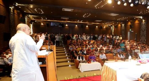 केन्द्रीय गृह एवं सहकारिता मंत्री श्री अमित शाह ने आज श्रीनगर में लगभग 586 करोड़ रूपए की लागत वाली 84 विभिन्न विकास परियोजनाओं का उद्घाटन एवं शिलान्यास किया