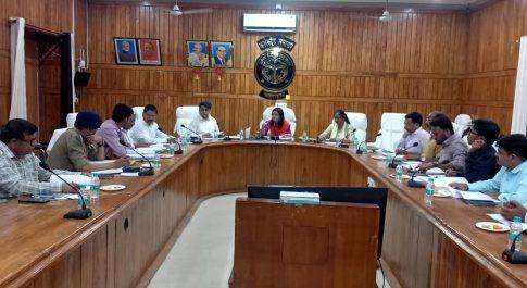 डीएम की अध्यक्षता में सम्पन्न हुई जिला सड़क सुरक्षा समिति की बैठक
