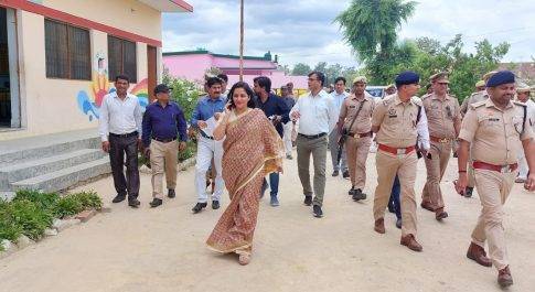 कार्यक्रम स्थल का डीएम व एसपी ने किया निरीक्षण