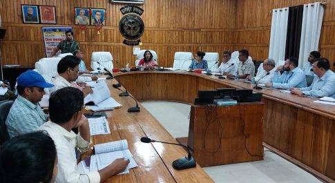 डीएम की अध्यक्षता में सम्पन्न हुई पुनरीक्षण समिति की बैठक