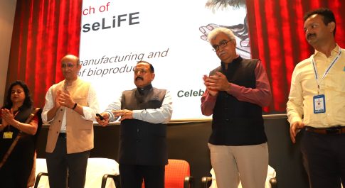 डॉ. जितेंद्र सिंह का कहना है कि जैव प्रौद्योगिक (बायोटेक) स्टार्टअप्स भारत की भविष्य की अर्थव्यवस्था के लिए महत्वपूर्ण हैं