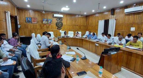 डीएम की अध्यक्षता में सम्पन्न हुई माध्यमिक शिक्षा विभाग की समीक्षा बैठक