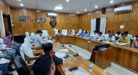 डीएम की अध्यक्षता में सम्पन्न हुई जिला पेयजल एवं स्वच्छता समिति की बैठक