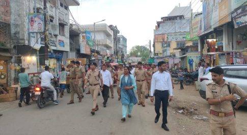 50 से अधिक अतिक्रमणकर्ताओं को निर्गत किये गये नोटिस  अतिक्रमणकर्ता द्वारा सामान न हटाये जाने की दशा में की जायेगी वैधानिक कार्रवाई