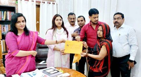 डीएम की अध्यक्षता में सम्पन्न हुई जिला स्तरीय समिति की बैठक